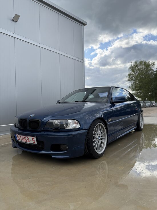 DRĪZUMĀ Bmw e46 330i M54B30 manual.